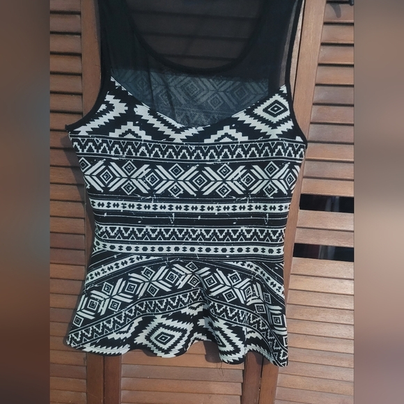 TeenBell Black and White Tribal Pattern Tank Top, With Fit And Flare Style. Sz M - Picture 5 of 10